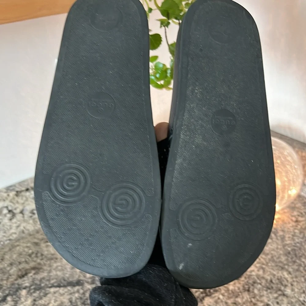 Gucci “Guccy” Sega Stars Slides - Picture 9 of 11